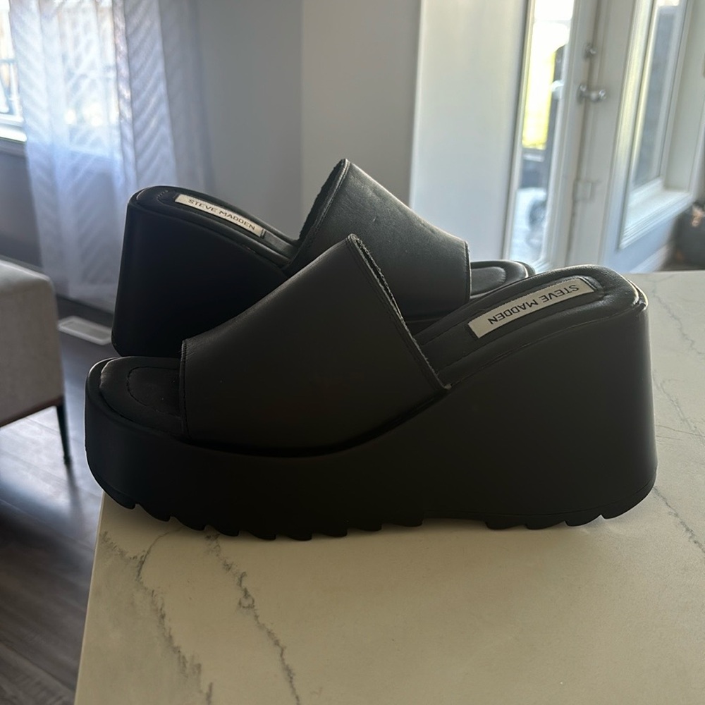 Steve Madden - PEPE30 BLACK LEATHER
Color: BLACK LEATHER
Size: 7